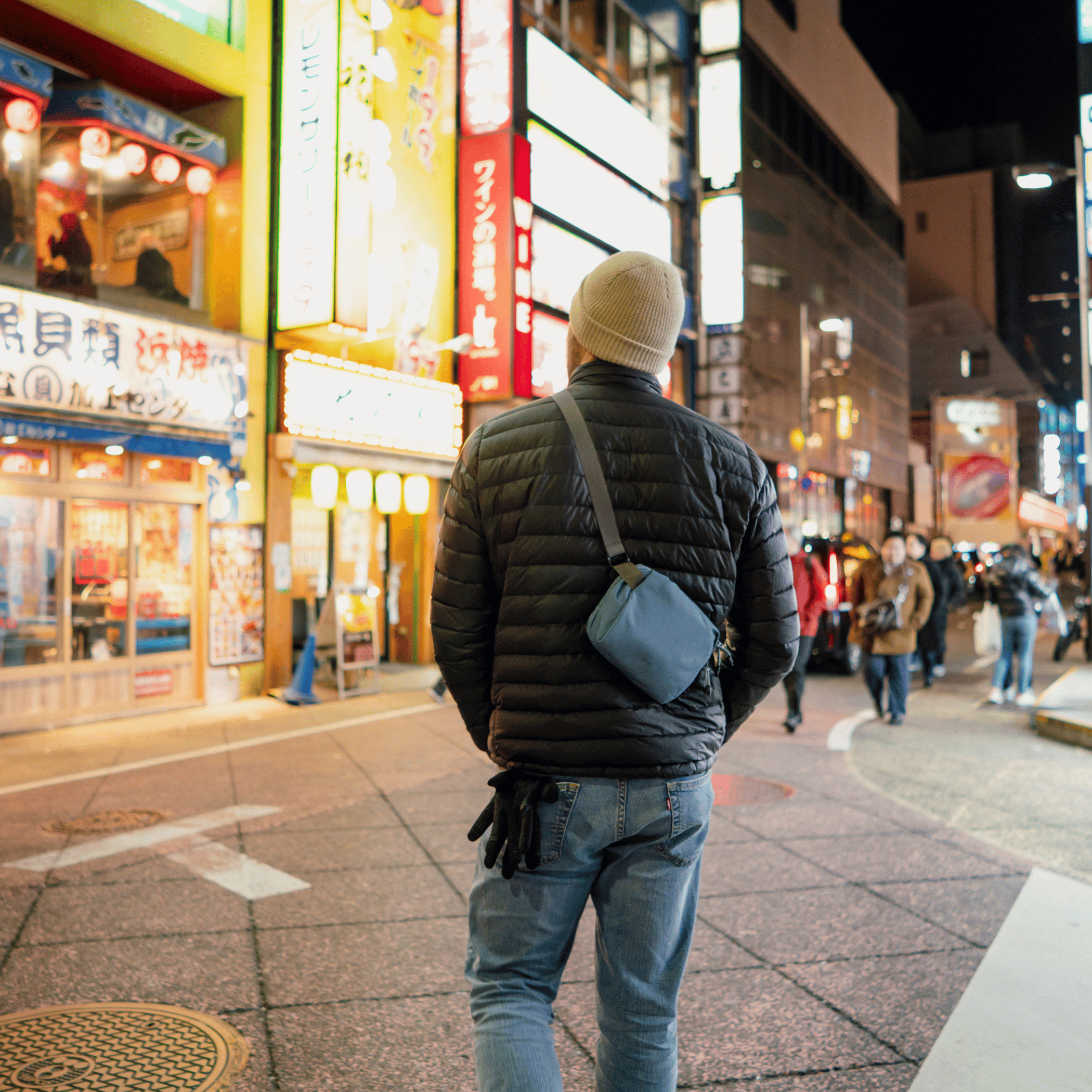 Youtuber Outen the Lights Reviews the Allett Daily Mini Sling